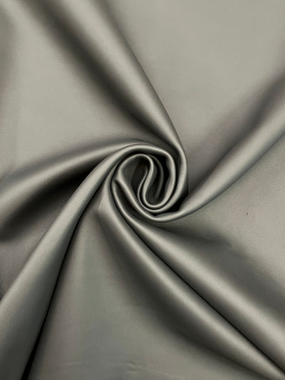 Peau d’agneau noir mat