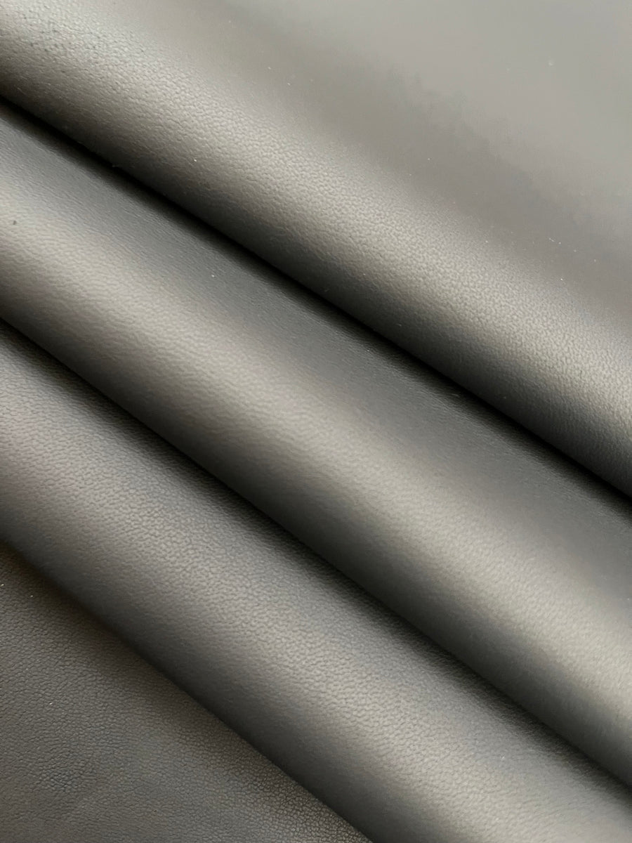 Peau d’agneau noir mat